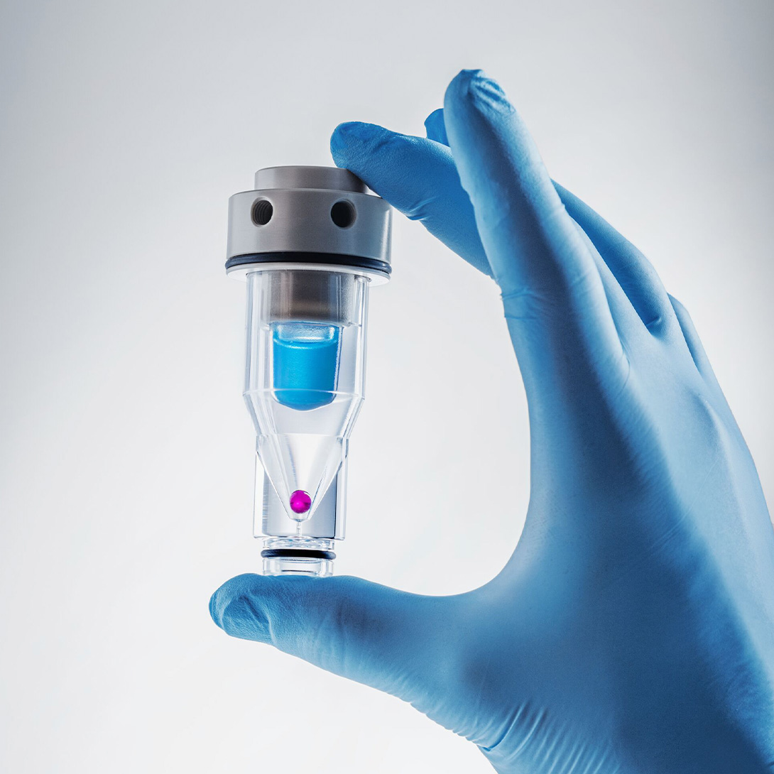 Specialized cell designed to assess the drug release of subcutaneous injectables.